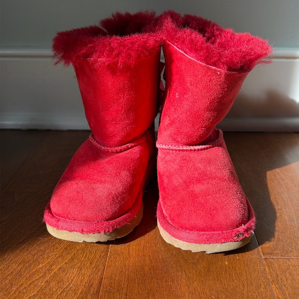 UGGS - TODDLER size 8